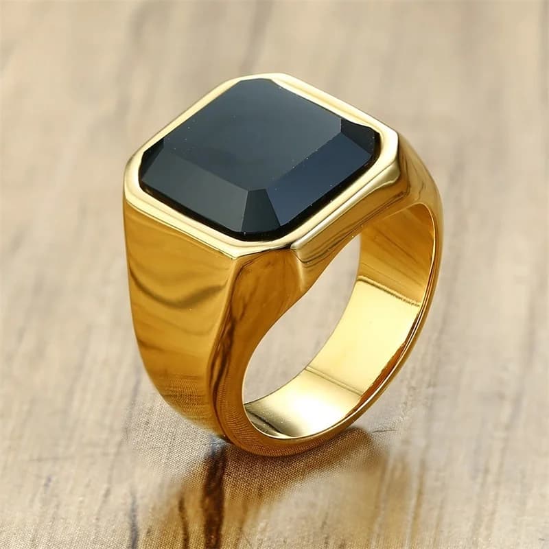 bague en or avec diamant noir