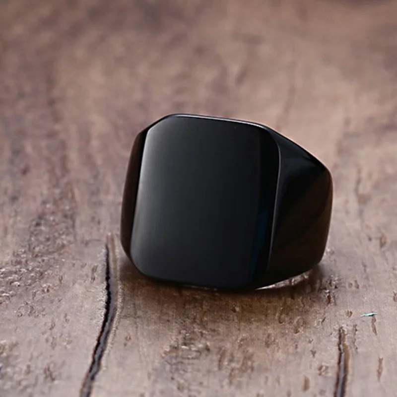bague carrée en bois noir